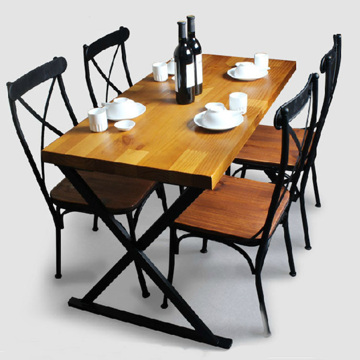 Ghế Bistro khung sắt kết hợp cùng bàn mặt gỗ nguyên khối chân sắt 