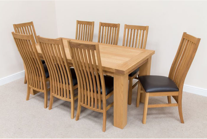 Mẫu bàn ăn 8 ghế trẻ trung có lưng dài chống mỏi cổ 