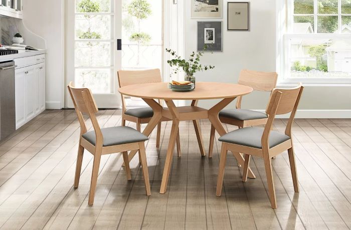 Bộ bàn ăn 4 ghế bằng gỗ tự nhiên 