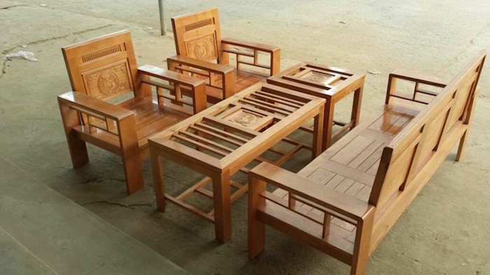 Mẫu bàn ghế cho không gian nhỏ xinh được làm bằng gỗ sồi 